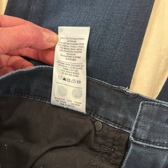 Hudson Barbara Super Skinny Cropped Ankle Jeans, size 27 - Picture 5 of 6